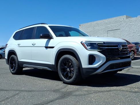 New 2026 Volkswagen Atlas Peak Edition image 1