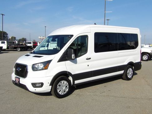 Used 2024 Ford Transit 350 XLT image 3