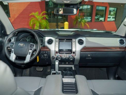 Used 2018 Toyota Tundra Limited w/ Limited Premium Package AWD/4WD image 13