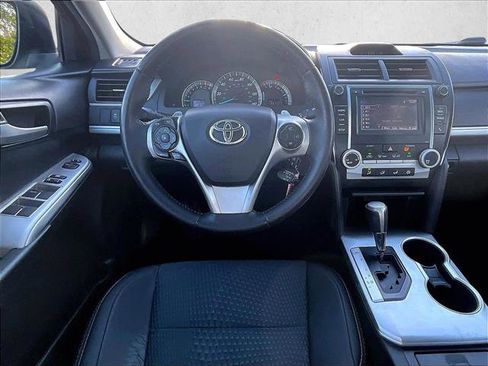 Used 2014 Toyota Camry SE image 7