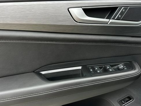 New 2026 Volkswagen Atlas Cross Sport SE image 9