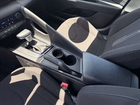 Certified 2025 Hyundai Elantra Sport FWD image 13