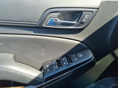 Used 2019 Chevrolet Tahoe LT AWD/4WD image 11