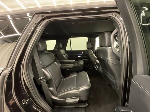 Used 2025 Ford Expedition Platinum w/ Stealth Appearance Package AWD/4WD image 25