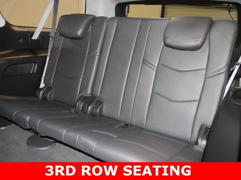 Used 2020 Cadillac Escalade ESV Premium Luxury image 17