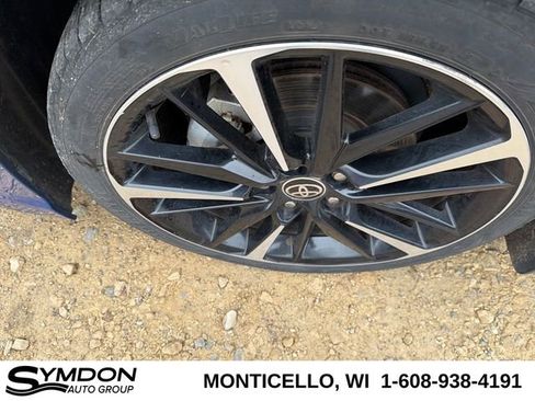 Used 2020 Toyota Camry XSE image 28