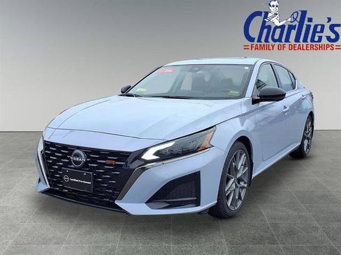 Certified 2024 Nissan Altima 2.0 SR FWD image 1
