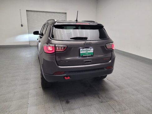 Used 2022 Jeep Compass Trailhawk w/ Trailhawk Convenience Group AWD/4WD image 6