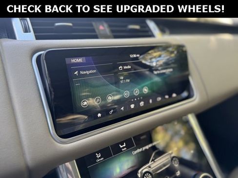 Used 2019 Land Rover Range Rover Sport HSE image 32