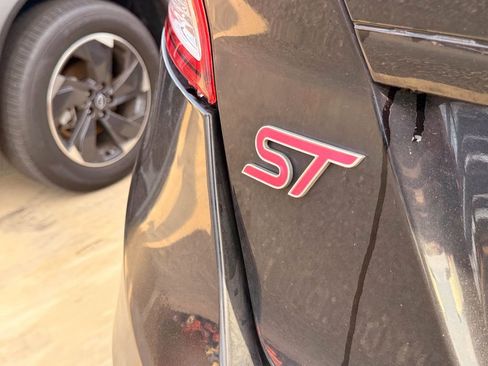 Used 2016 Ford Fiesta ST FWD image 4