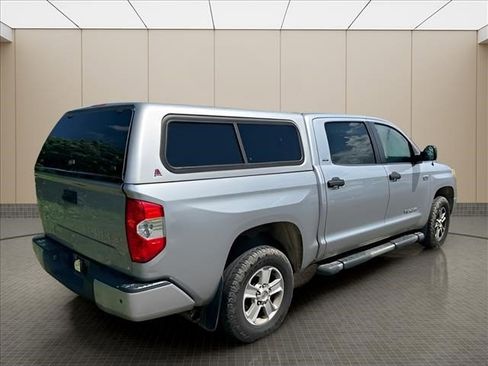 Used 2018 Toyota Tundra SR5 w/ SR5 Upgrade Package AWD/4WD image 16
