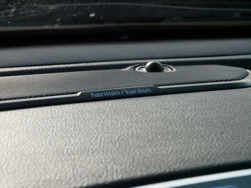 Used 2019 RAM 1500 Laramie image 31