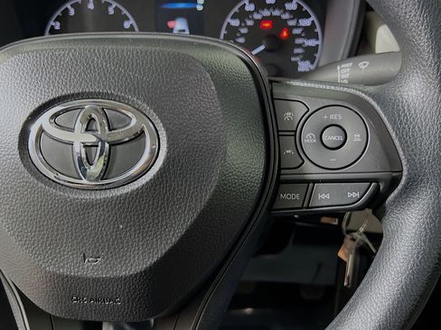 Used 2025 Toyota Corolla LE FWD image 20