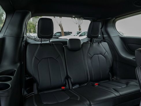 New 2026 Chrysler Pacifica Select image 19