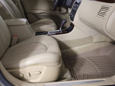 Used 2010 Buick Lucerne CXL image 26