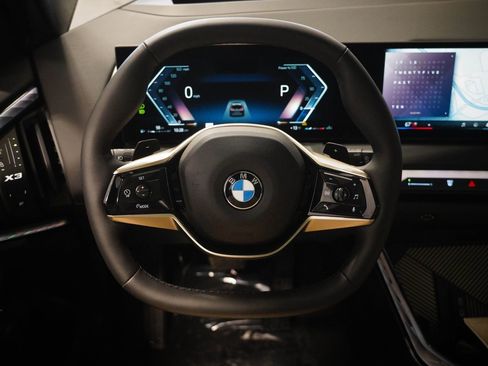 Used 2025 BMW X3 xDrive30i w/ Premium Package image 16