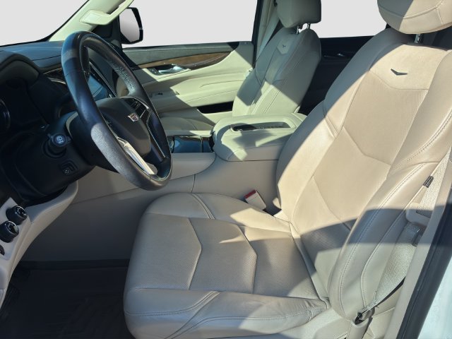 Used 2020 Cadillac Escalade Luxury AWD/4WD image 11