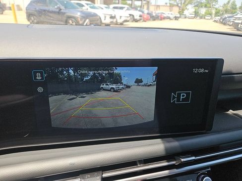 Used 2025 Hyundai Santa Cruz SEL FWD image 22