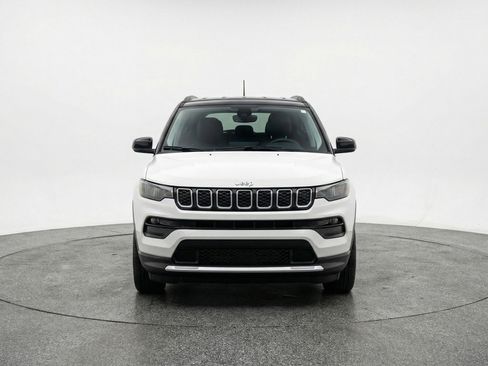 Used 2025 Jeep Compass Limited AWD/4WD image 2