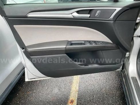 Used 2016 Ford Fusion S FWD image 8