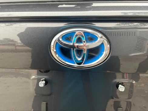 Used 2022 Toyota RAV4 XLE w/ Convenience Package AWD/4WD image 30