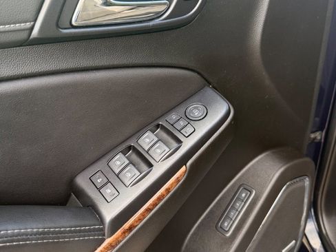 Used 2019 Chevrolet Suburban Premier image 10
