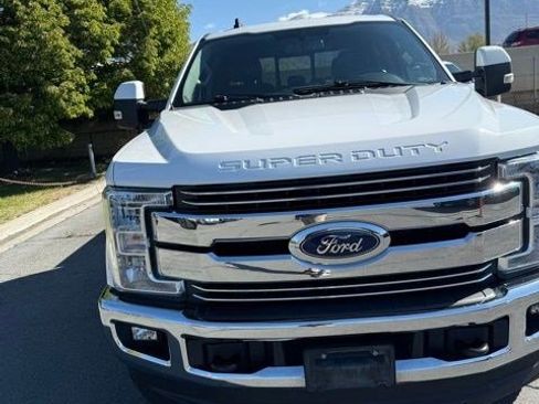Used 2019 Ford F350 Lariat w/ Lariat Value Package AWD/4WD image 1