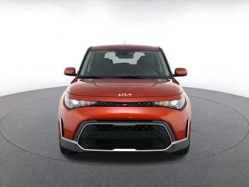 Used 2025 Kia Soul LX w/ LX Technology Package FWD image 2