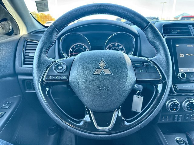 Used 2026 Mitsubishi Outlander Sport LE AWD/4WD image 14
