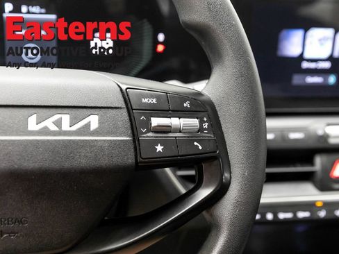 Used 2025 Kia K4 FWD image 15