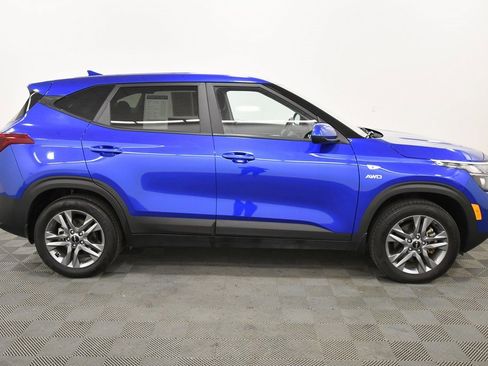 Certified 2023 Kia Seltos LX image 9