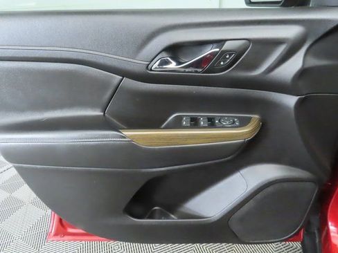 Used 2023 GMC Acadia SLE w/ LPO, Floor Liner Package image 24