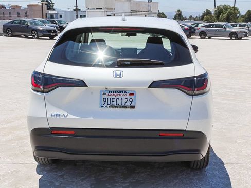 Certified 2025 Honda HR-V LX image 5