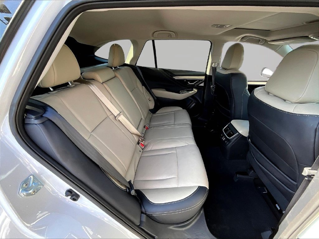Used 2025 Subaru Outback Limited AWD/4WD image 27