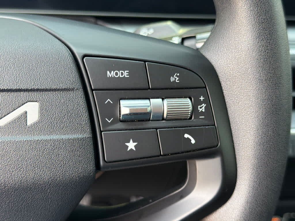 Used 2025 Kia K4 FWD image 28