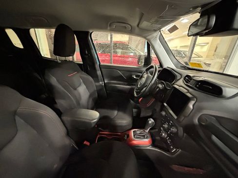 Used 2022 Jeep Renegade Trailhawk AWD/4WD image 10