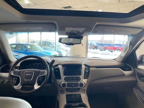 Used 2016 GMC Yukon SLT w/ HD Trailering Package image 25