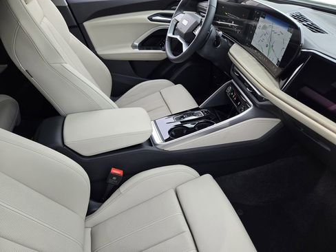 Certified 2025 Audi Q5 Prestige image 16