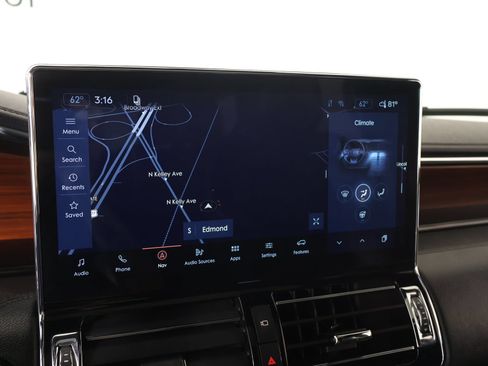 Used 2022 Lincoln Navigator Reserve AWD/4WD image 7