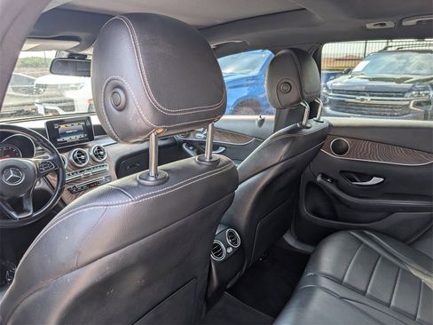 Used 2019 Mercedes-Benz GLC 300 4MATIC image 16