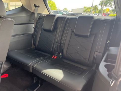 Used 2024 Volkswagen Atlas SE image 13