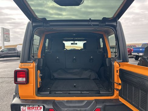 Used 2021 Jeep Wrangler Unlimited Rubicon w/ Cold Weather Group image 12