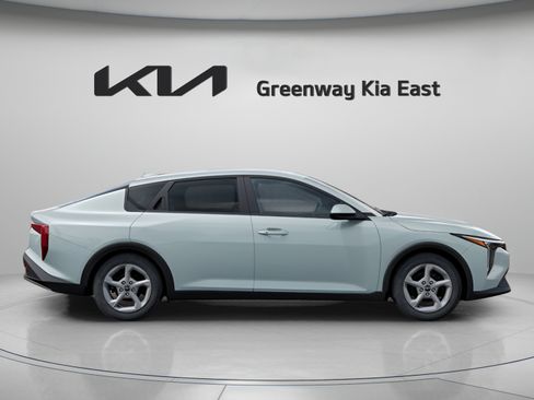 Certified 2025 Kia K4 FWD image 9