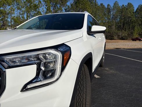 Used 2023 GMC Terrain SLT image 30