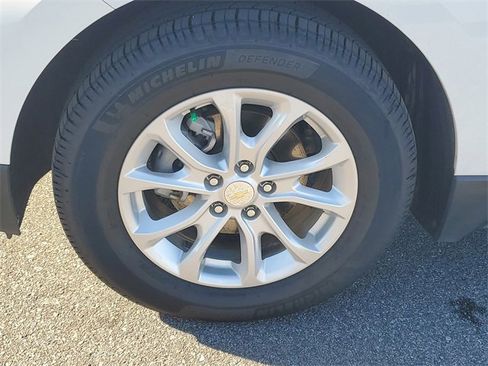 Used 2021 Chevrolet Equinox LT image 32