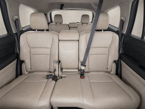 Used 2016 Honda Pilot LX image 14