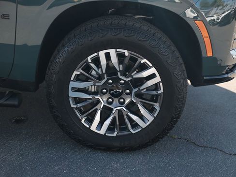 Used 2026 Chevrolet Tahoe Z71 w/ Z71 Off-Road Package image 8