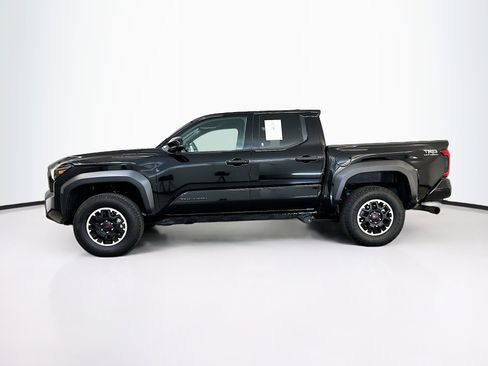 Used 2025 Toyota Tacoma TRD Off-Road image 4
