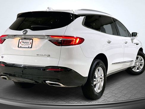 Used 2019 Buick Enclave Essence image 2