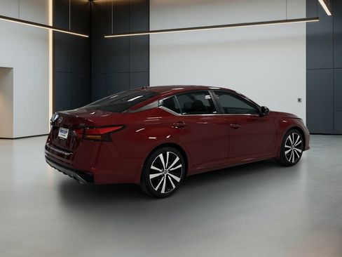Used 2022 Nissan Altima 2.5 SR FWD image 6